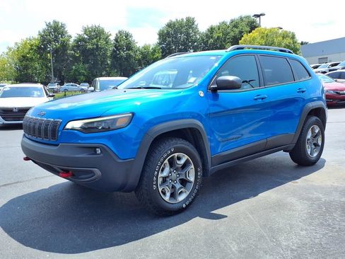 Used 2019 Jeep Cherokee Trailhawk w/ Cold Weather Group AWD/4WD image 7