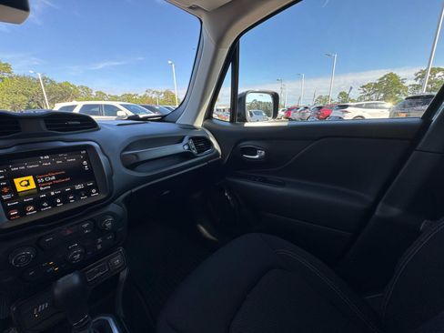 Certified 2023 Jeep Renegade Altitude w/ Sun/Sound Group image 27