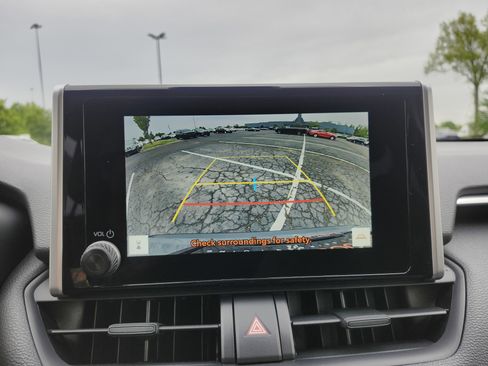 Used 2025 Toyota RAV4 LE AWD/4WD image 2