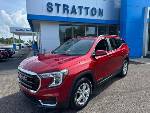 Certified 2022 GMC Terrain SLE w/ Driver Convenience Package AWD/4WD image 1