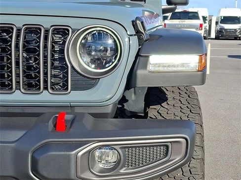 Used 2024 Jeep Wrangler Unlimited Rubicon w/ Technology Group image 9