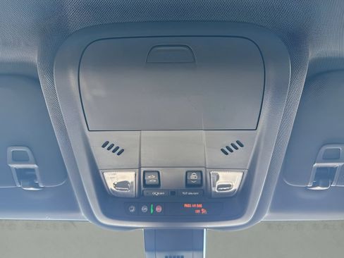 Used 2022 Chevrolet Equinox RS w/ LPO, Hit The Road Package FWD image 28