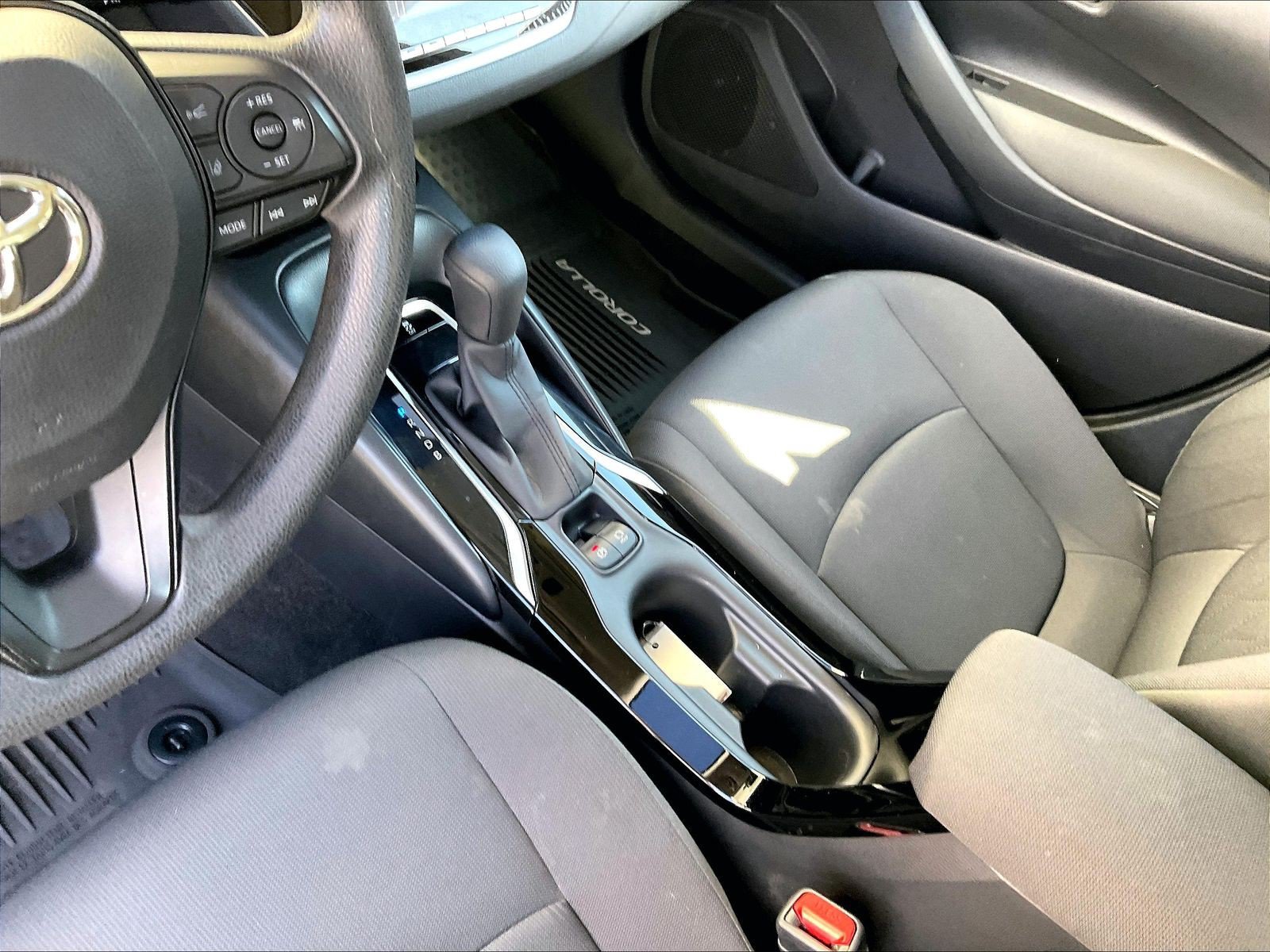 Used 2020 Toyota Corolla LE w/ LE Premium Package FWD image 17
