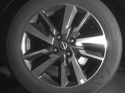 Used 2025 Nissan Versa SV image 14