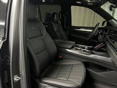 Certified 2026 Cadillac Escalade V w/ LPO, Onyx Lite Package AWD/4WD image 17