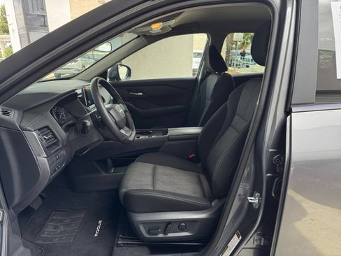 Used 2025 Nissan Rogue SV FWD image 29