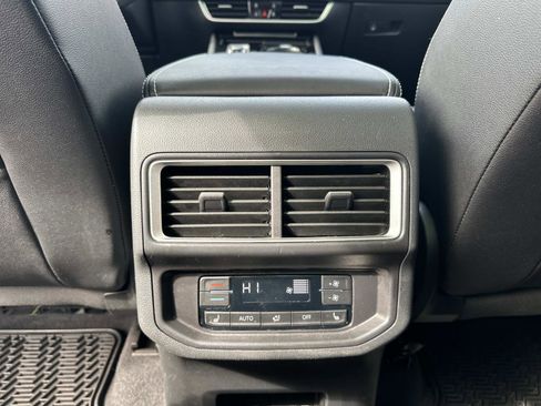 Used 2025 Volkswagen Atlas SEL image 16