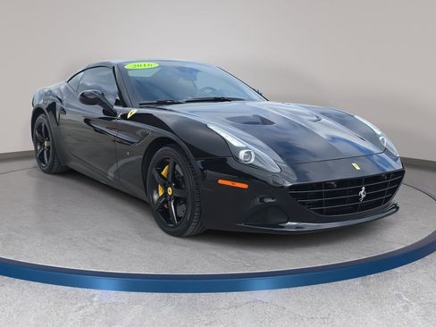 Used 2016 Ferrari California T image 3