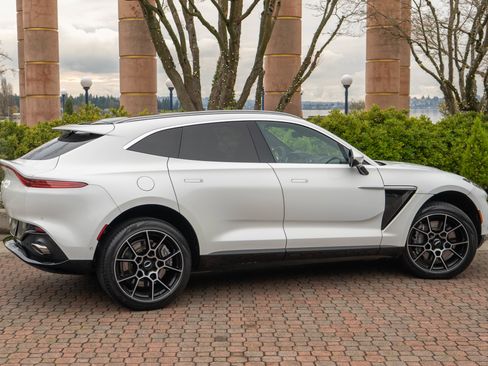 Used 2021 Aston Martin DBX image 49