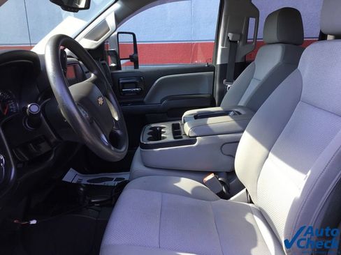 Used 2018 Chevrolet Silverado 2500 W/T w/ Snow Plow Prep Package AWD/4WD image 28