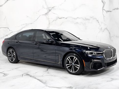 Used 2020 BMW 740i xDrive 740i xDrive w/ M Sport Package image 3