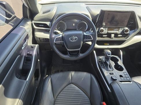 Used 2023 Toyota Highlander XSE image 21