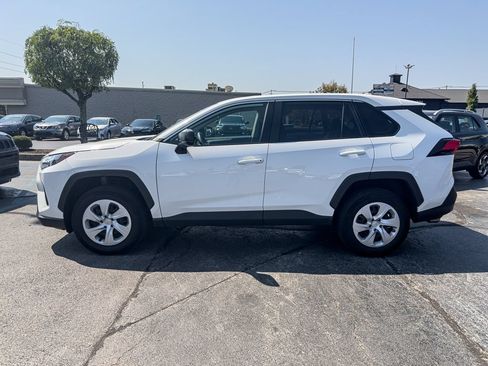 Used 2025 Toyota RAV4 LE AWD/4WD image 4