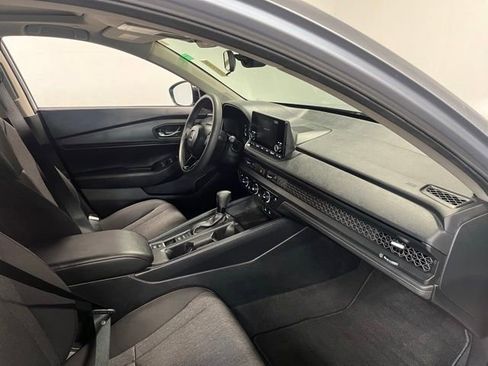 Used 2025 Honda Accord SE image 11