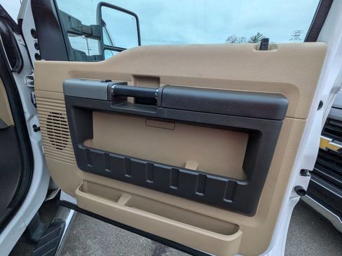 Used 2014 Ford F250 Lariat w/ Snow Plow Prep Package image 22