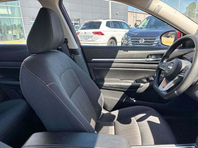 Used 2023 Nissan Altima 2.5 SV FWD image 14
