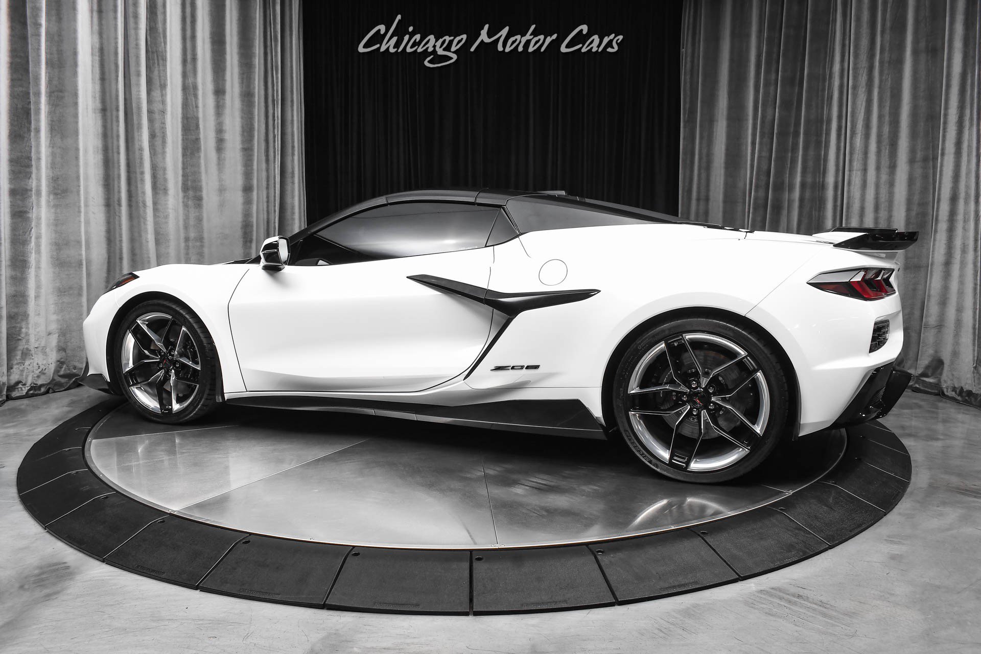 Used 2025 Chevrolet Corvette Z06 w/ Stealth Interior Trim Package RWD image 38
