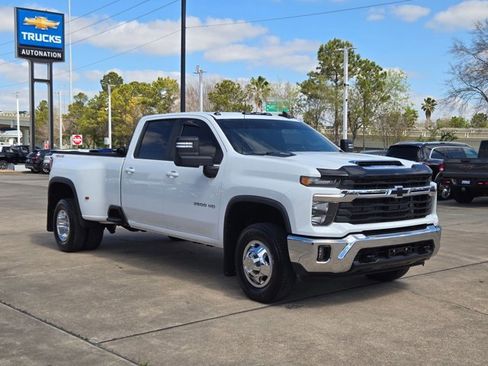 Used 2024 Chevrolet Silverado 3500 LT w/ Safety Package image 3