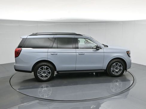 Used 2025 Ford Expedition Active image 48