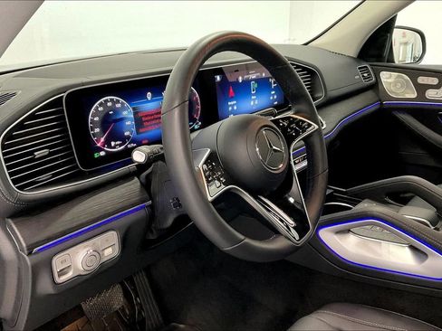 Used 2026 Mercedes-Benz GLS 450 4MATIC image 17