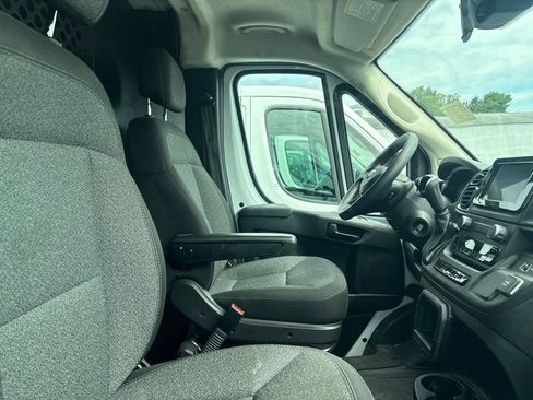 Used 2025 RAM ProMaster 2500 w/ U-Haul Equipment Group FWD image 3