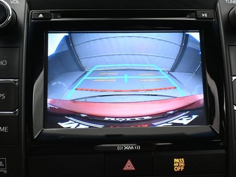 Used 2017 Toyota Camry XLE FWD image 21