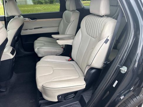Used 2024 Hyundai Palisade Limited AWD/4WD image 17