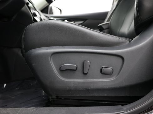 Used 2020 Nissan Rogue SL FWD image 17