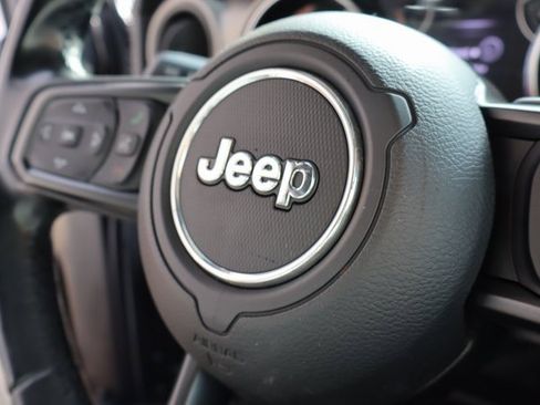 Used 2018 Jeep Wrangler Unlimited Sport S image 26