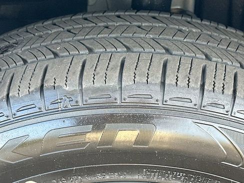 Used 2019 Jeep Renegade Latitude w/ Popular Equipment Group image 30