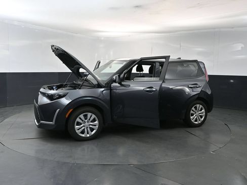 Used 2023 Kia Soul LX FWD image 27