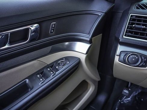 Used 2017 Ford Explorer FWD image 12
