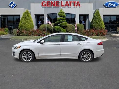 Used 2019 Ford Fusion SE image 3