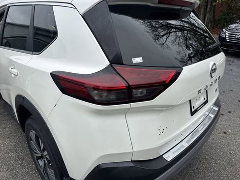 Used 2023 Nissan Rogue SV image 32
