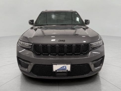 Used 2024 Jeep Grand Cherokee Altitude AWD/4WD image 13