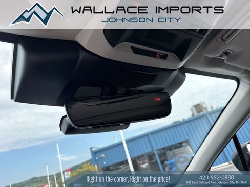 Used 2026 Subaru Crosstrek 2.5i Premium AWD/4WD image 8