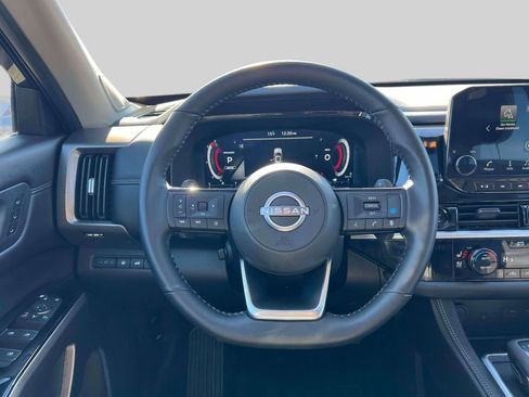 Certified 2025 Nissan Pathfinder Platinum AWD/4WD image 14