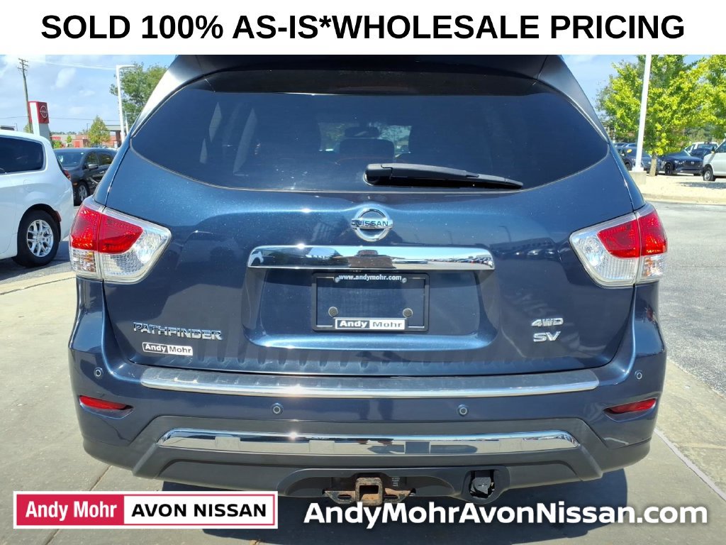 Used 2015 Nissan Pathfinder SV w/ Trailer Tow Package FWD image 11