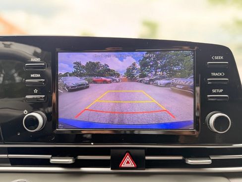 Used 2022 Hyundai Elantra SEL w/ Convenience Package FWD image 24