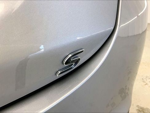 Used 2015 Chrysler 200 S w/ Navigation & Sound Group I image 9