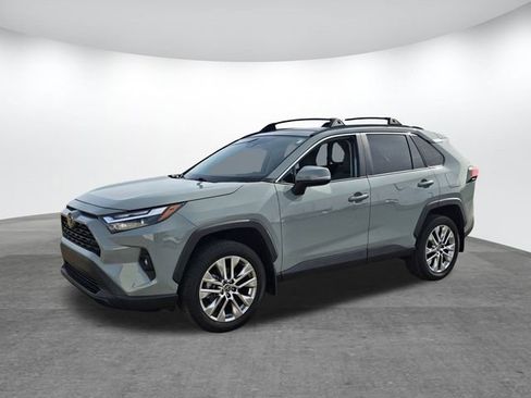 Used 2023 Toyota RAV4 XLE Premium image 7