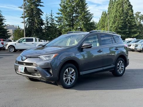 Used 2018 Toyota RAV4 LE AWD/4WD image 7
