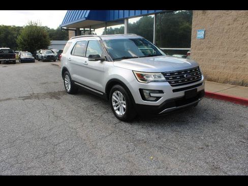 Used 2016 Ford Explorer XLT FWD image 1