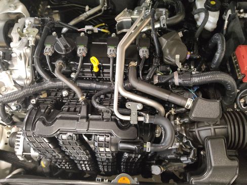 Used 2025 Nissan Altima 2.5 SV FWD image 30