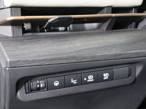 Used 2023 Nissan Ariya FWD image 23