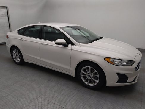 Used 2020 Ford Fusion SE FWD image 11