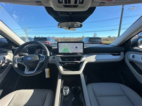New 2026 Ford Explorer Active image 16