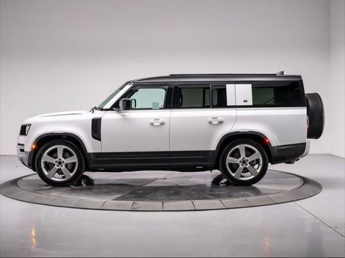 Used 2023 Land Rover Defender 130 SE AWD/4WD image 2