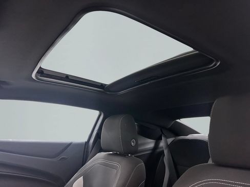 Used 2023 Chevrolet Camaro LT RWD image 10