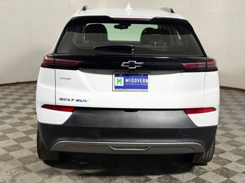 Used 2023 Chevrolet Bolt EUV LT FWD image 5